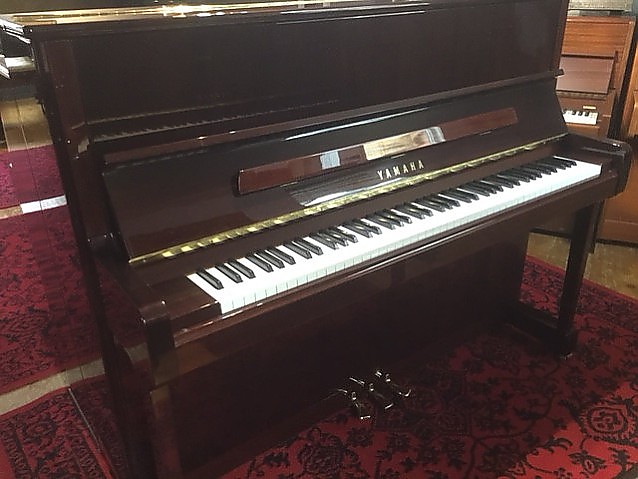 Yamaha P121 (U1)